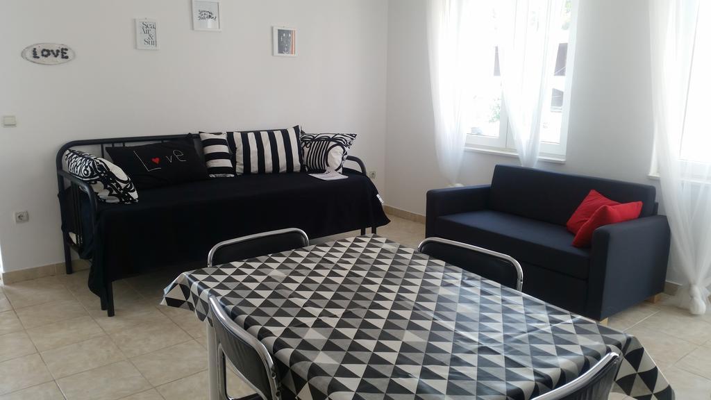 Apartments Niko Trogir Exterior foto